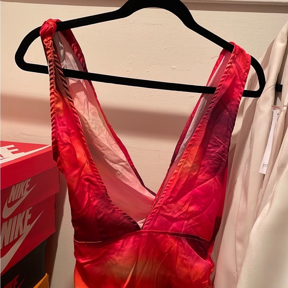 Ruched dress from PrettyLittleThing - Picture 3 of 5